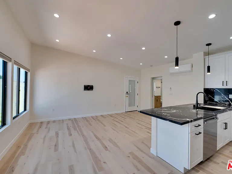 928 N San Vicente Blvd #209 — Photo 1