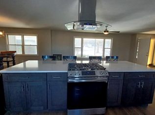 43W860 Oakwood Dr, Elburn, IL 60119