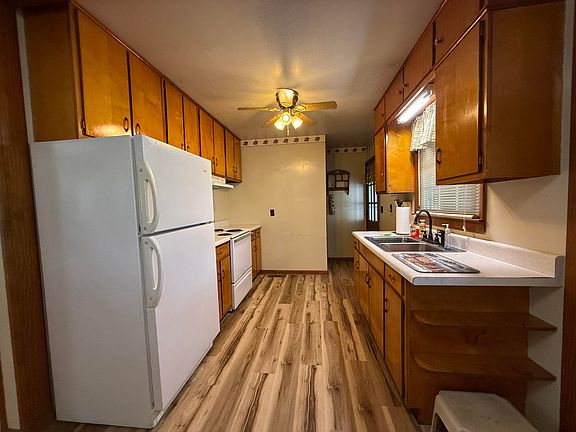 5th image of 67 Clarkson Ln