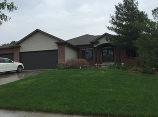 6850 Shadow Ridge Rd, Lincoln, NE 68512