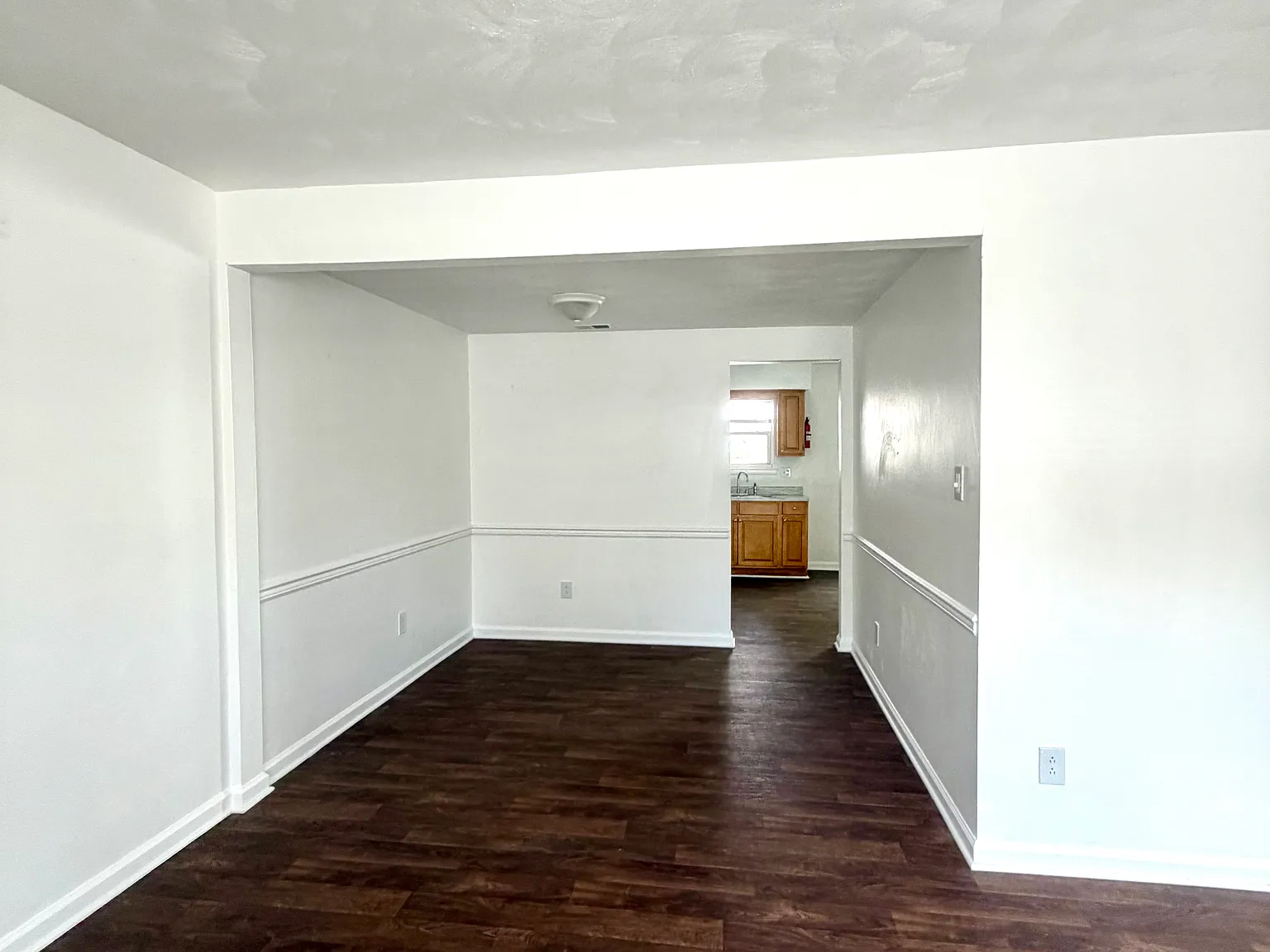 4 bed, 2.5 bath, 1408 sqft, $1,900 — Photo 3