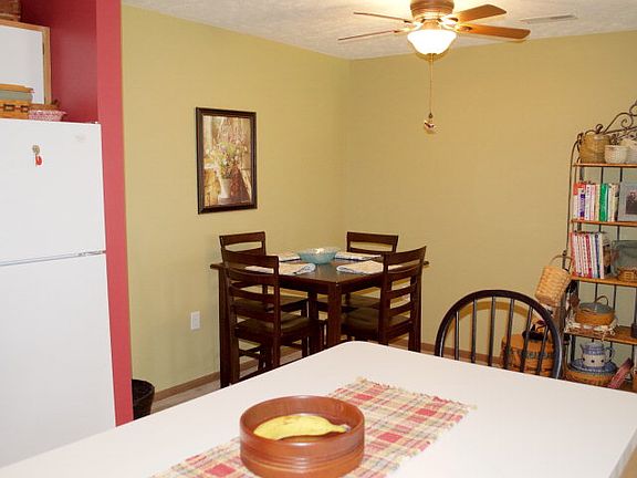 5th image of 667 Scott Dr