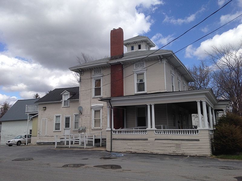 1st image of 173 W Main St