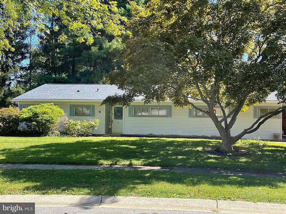 2nd image of 16 Knickerbocker Dr