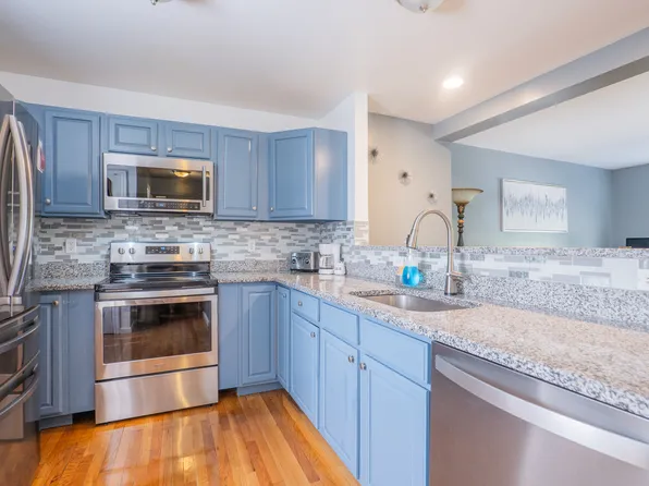 160 Shelter Rock Road #7, Danbury, CT 06810