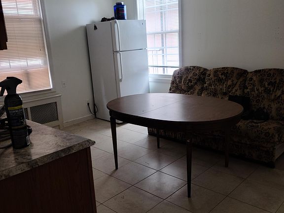 4th image of 4415 Atlantic Ave APT 2