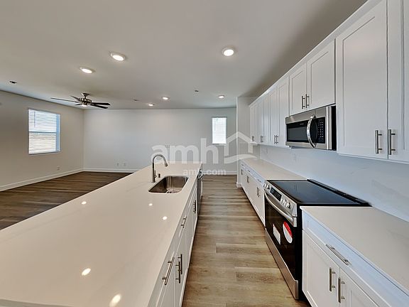 5th image of 7942 Escolta Ct