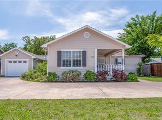514 E Texas St, Grapevine, TX 76051