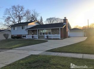 2019 W Parkview Cir, Hoffman Estates, IL 60169