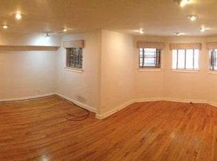 714 W Barry Ave, Chicago, IL 60657