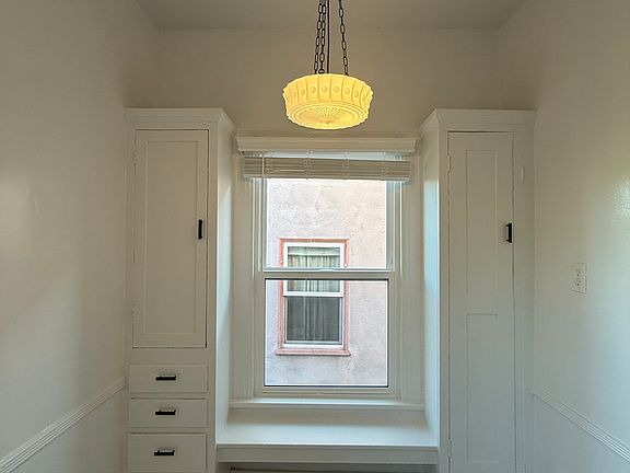 4th image of 1636 Lyman Pl #19