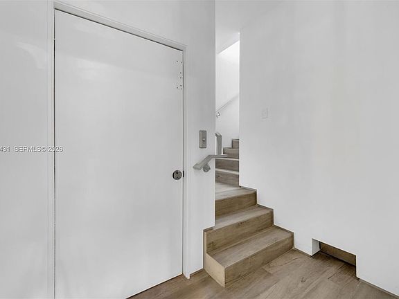 5th image of 1525 Bay Rd #1525