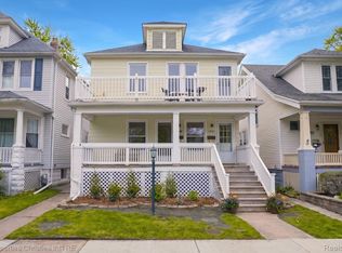 1093-95 Lakepointe St, Grosse Pointe, MI 48230