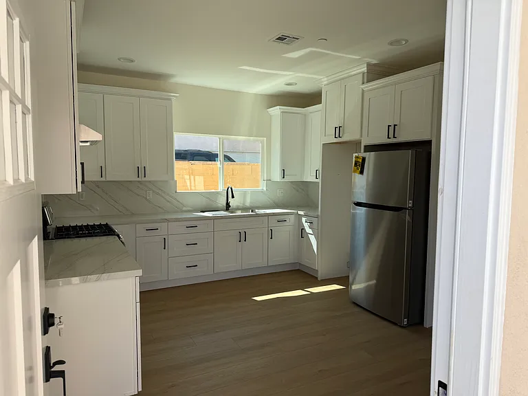 825 Euclid Ave #B — Photo 5