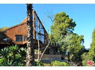 19920 Summit Dr, Topanga, CA 90290