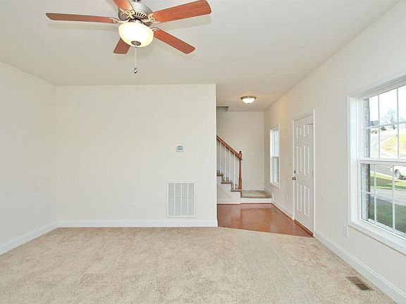 3rd image of 179 Wynbrooke Pl