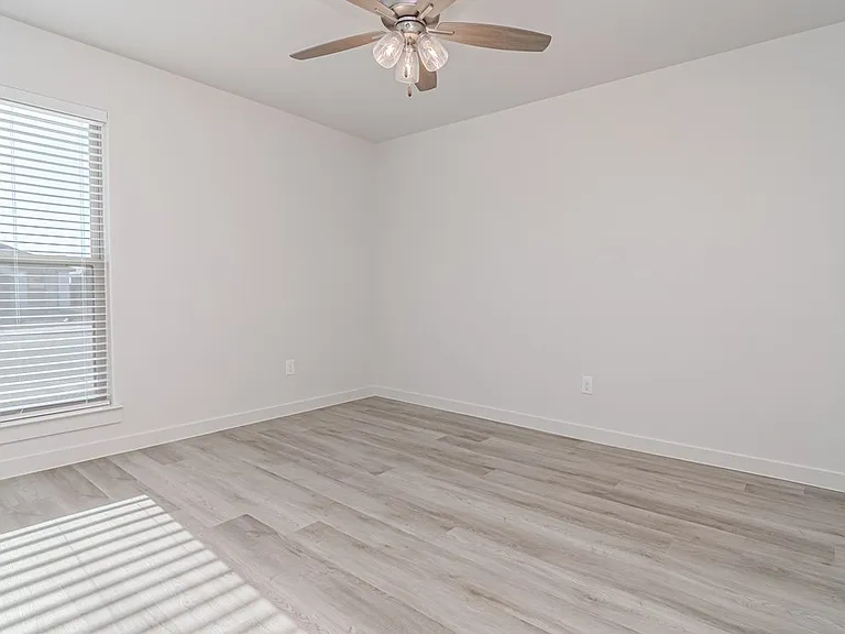 2060 Acacia Ln — Photo 22