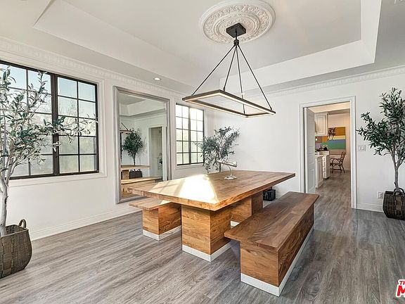 2nd image of 403 N Palm Dr #3