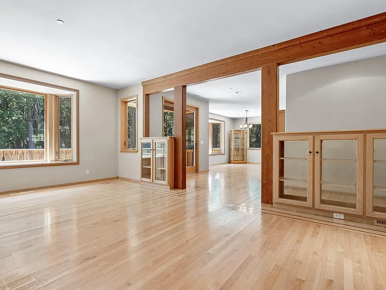 310 Wild Iris Ln — Photo 8
