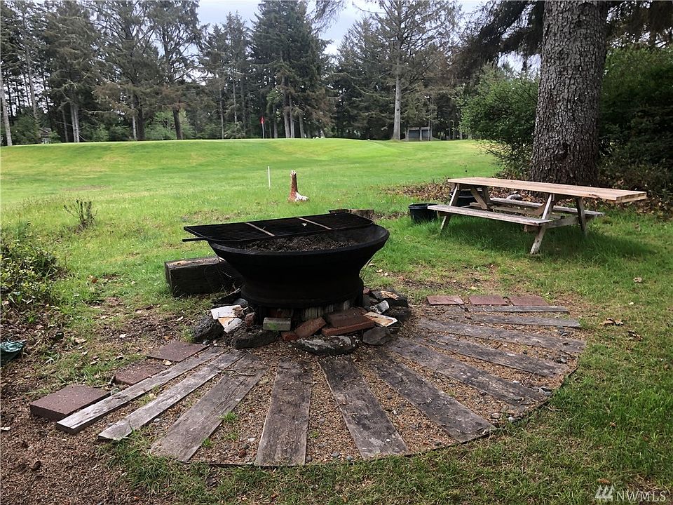 1st image of 218 Octopus Ave SE