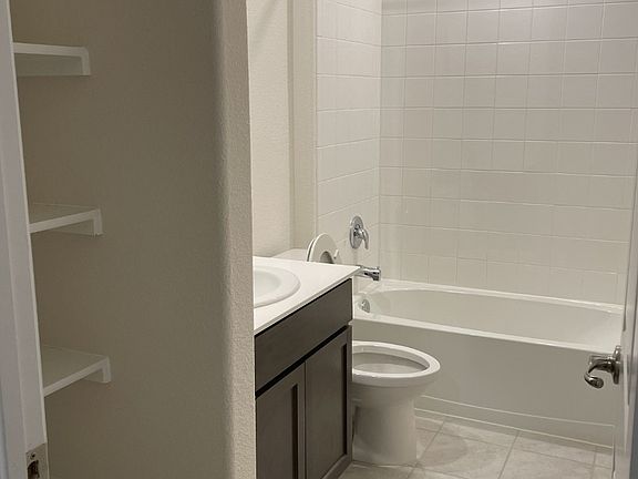 5th image of 708 English Dr