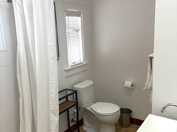 3rd image of 1126 Guerrero St APT 9