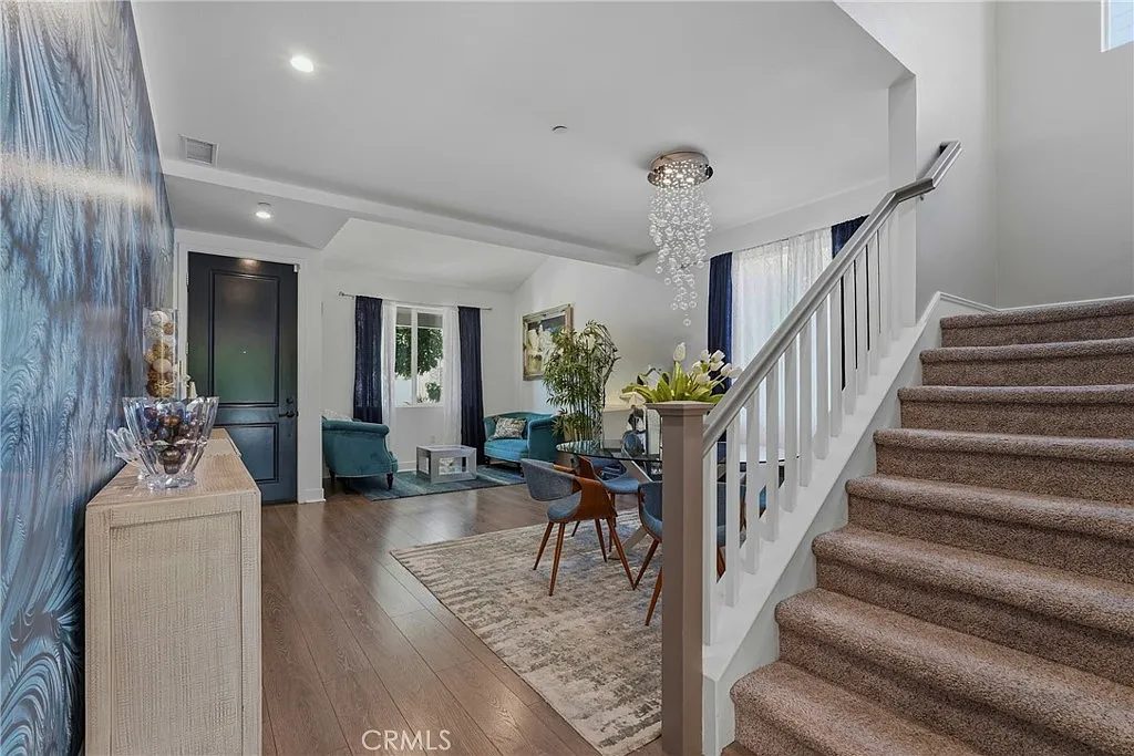 4 bed, 2279 sqft, $6,750 — Photo 2