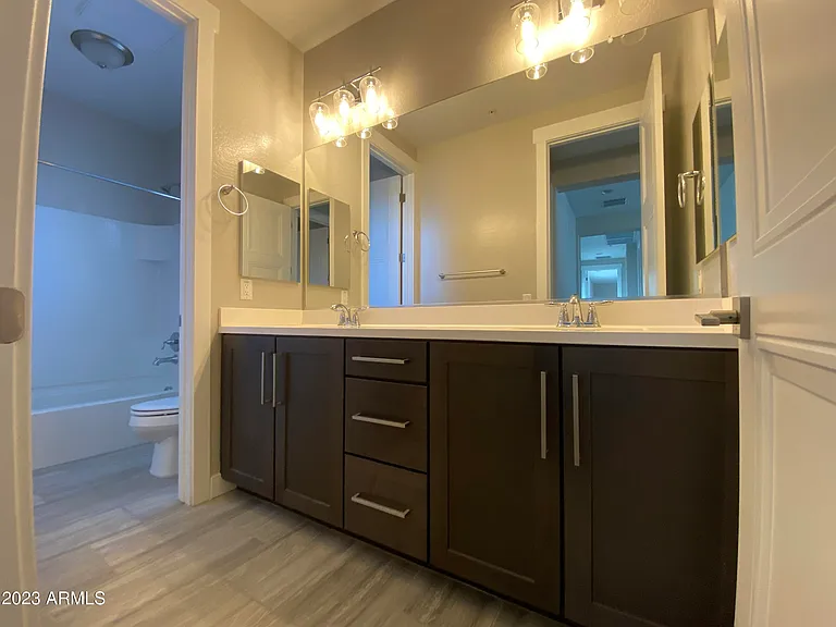 21065 W Elm Way Ct — Photo 20