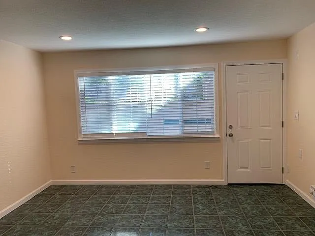 2126 Alexian Dr — Photo 6