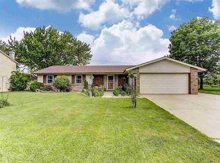 611 Greenbriar Dr, Bluffton, IN 46714