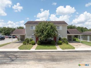 205 & 207 N Market St, Hallettsville, TX 77964