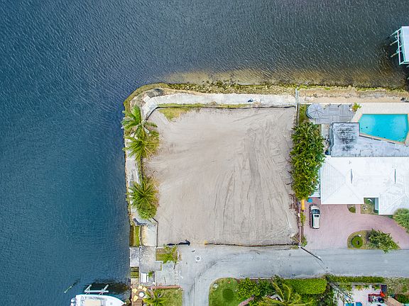 2nd image of 848 East Dr