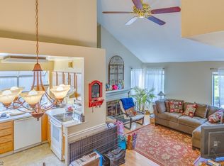 81 Encampment Dr, Bedminster, NJ 07921