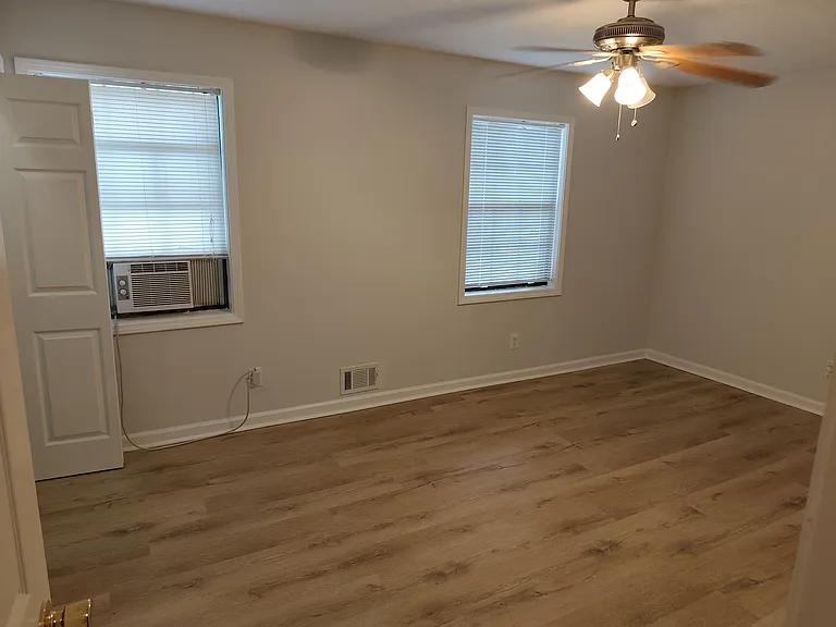 480 Charleston Ln — Photo 15