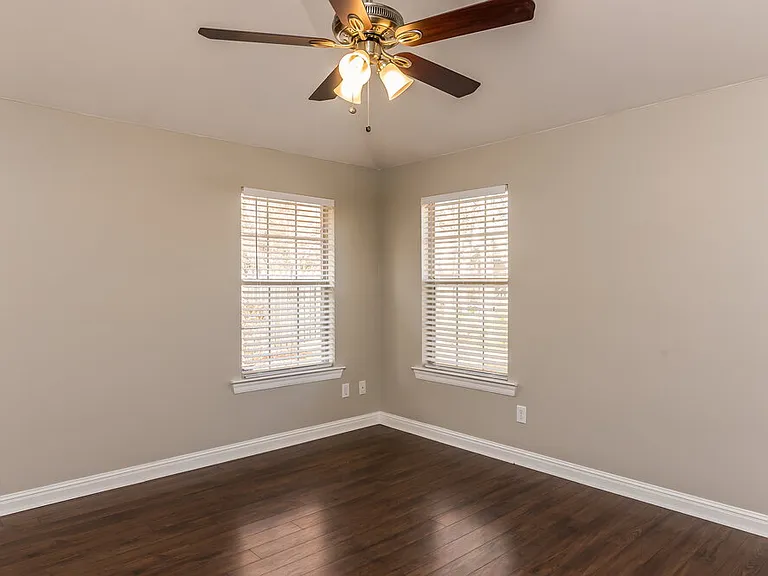 208 Ben Alex Ct — Photo 8