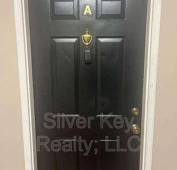 217 E Washington Ave #A — Photo 2