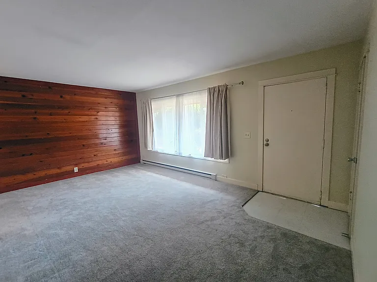 7030 SE Woodward St — Photo 3