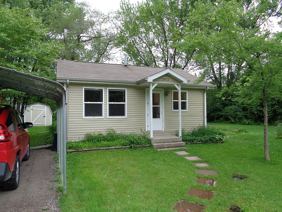 Cute 1+ bedroom home located at the end of a private road o