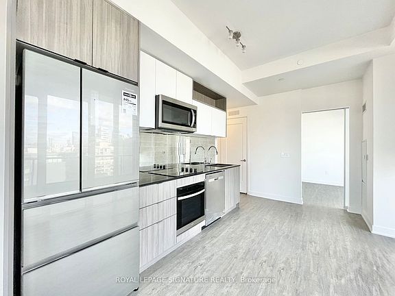 3rd image of 70 Princess St #1502