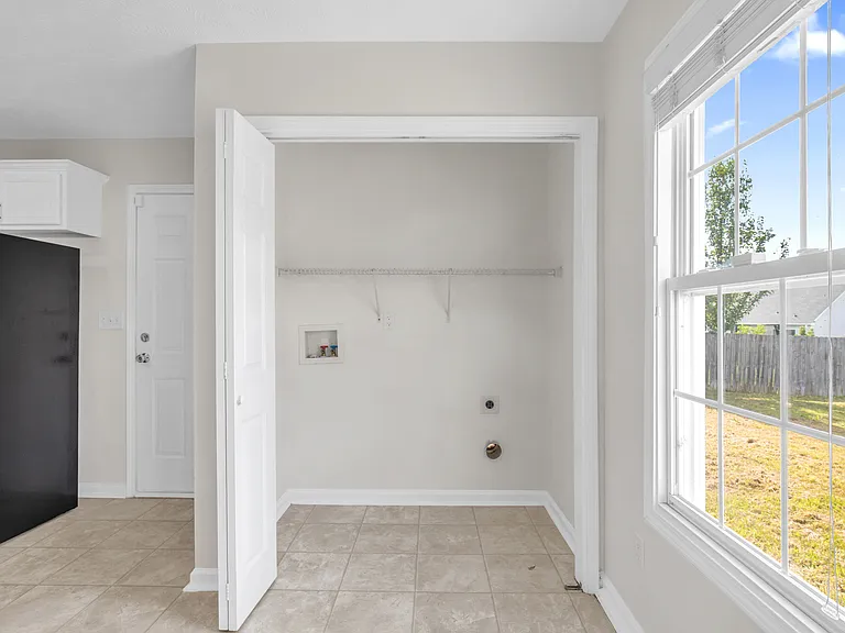 5020 Windflower Dr — Photo 10