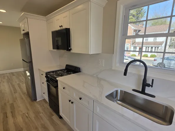 300 W Maple Ave #3, Langhorne, PA 19047