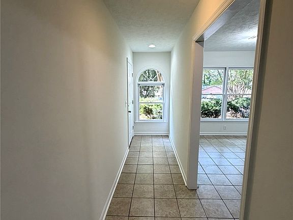 4th image of 1398 Kurt Cir