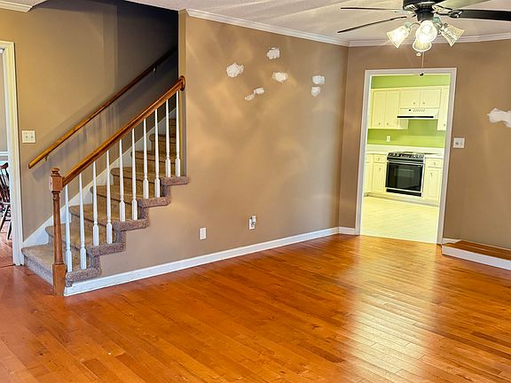 3rd image of 120 Charlestown Ct