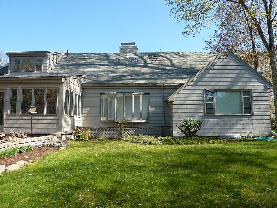 2nd image of 11 Lindbergh Ave