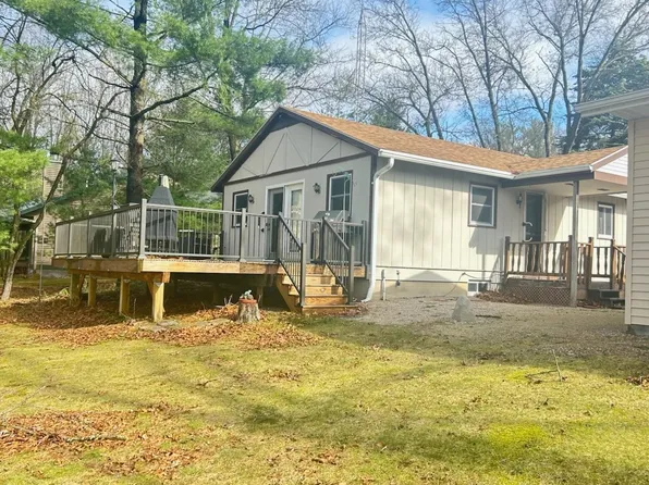 W7535 White River Trl, Wautoma, WI 54982