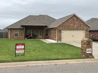 1213 Pebble Trl, Elgin, OK 73538