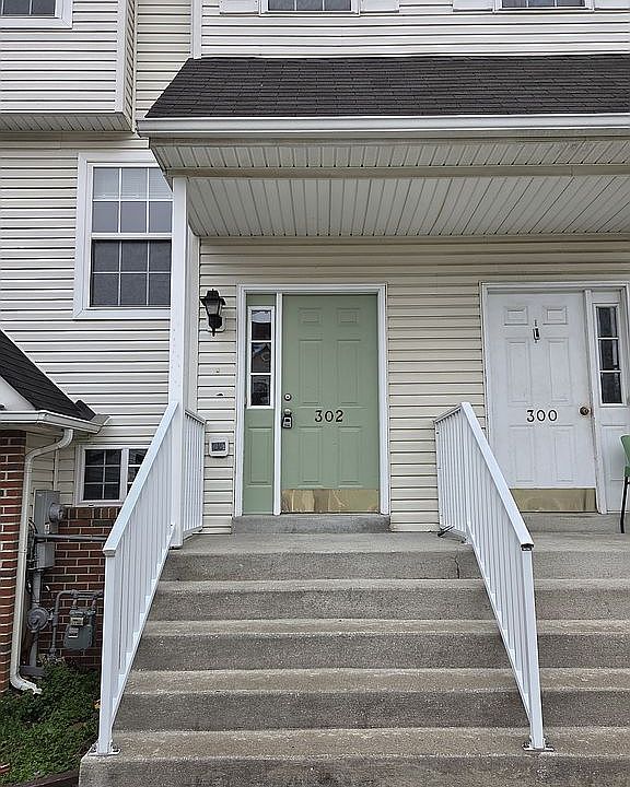 1st image of 302 Macleren Dr