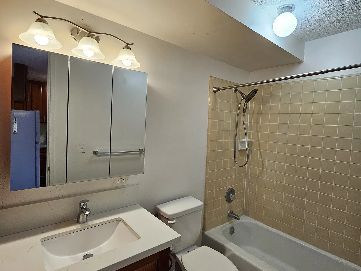 1412 Kewalo St — Photo 2