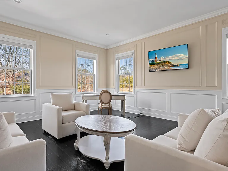 490 Montauk Hwy — Photo 18