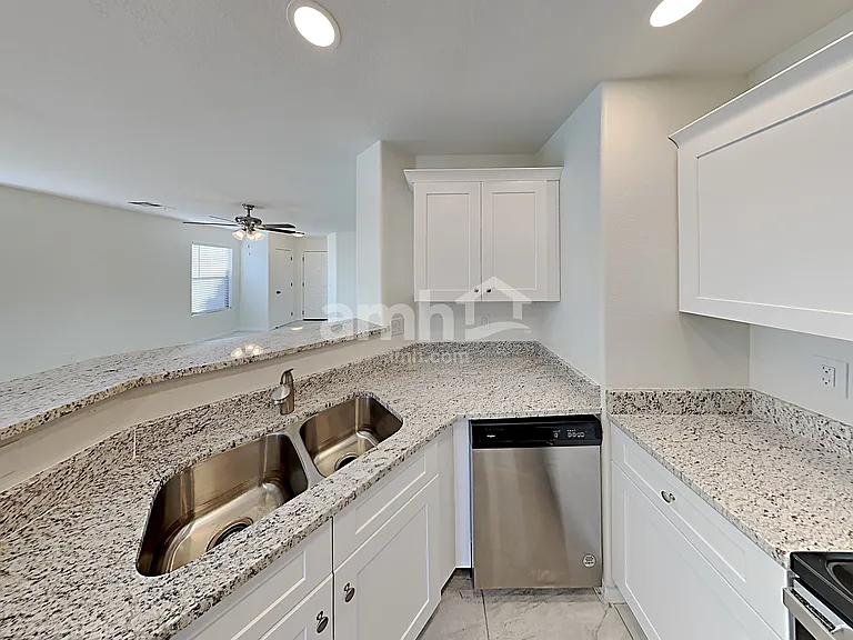2036 W Kristina Ave — Photo 3